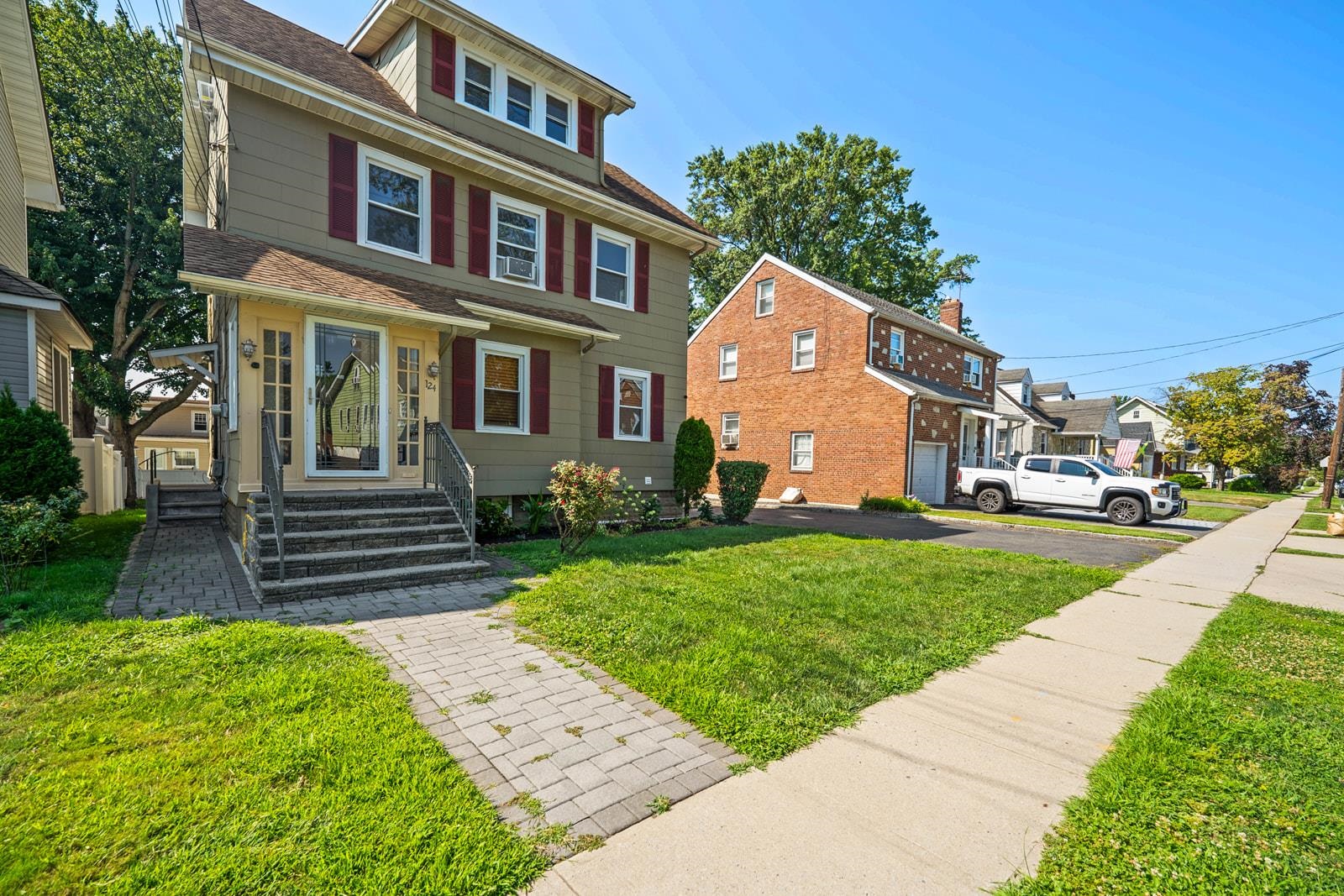 # 250017105 - For Rent in Roselle Park NJ