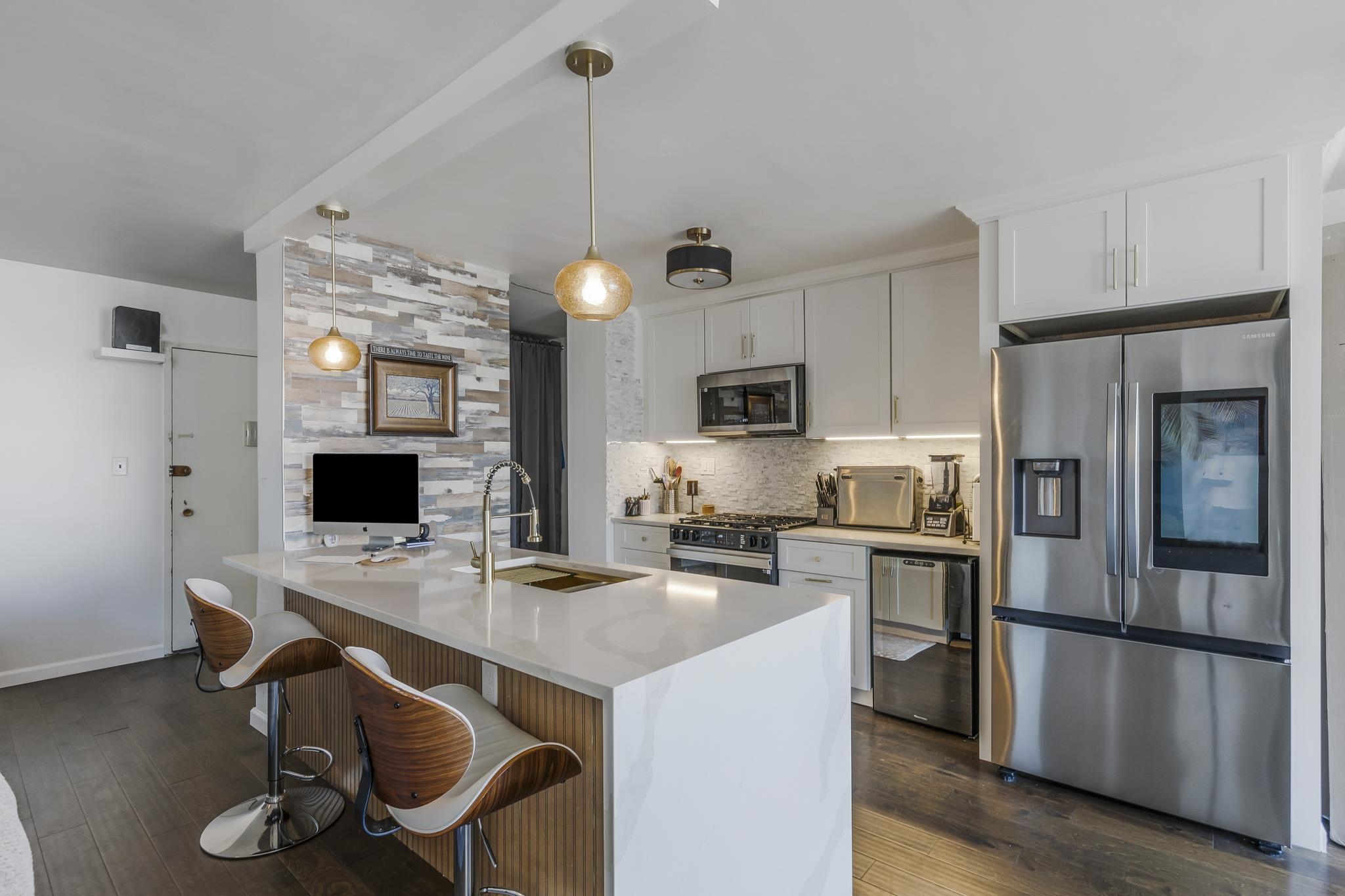 # 250017155 - For Rent in North Bergen NJ
