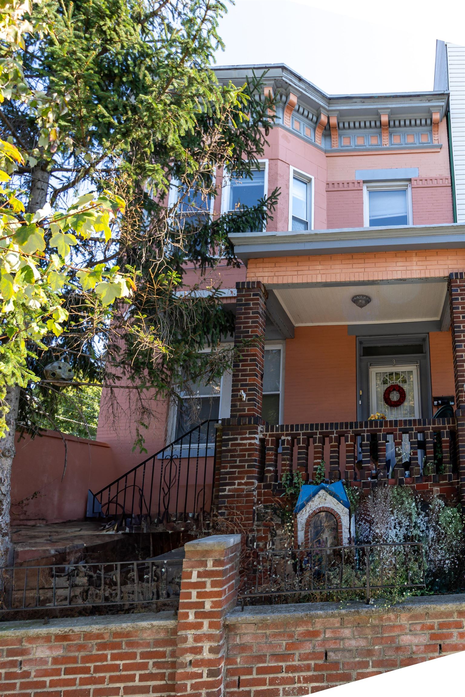 # 250017157 - For Rent in Weehawken NJ