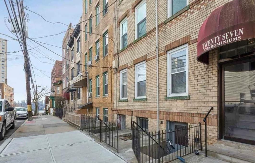 # 250017158 - For Rent in West New York NJ