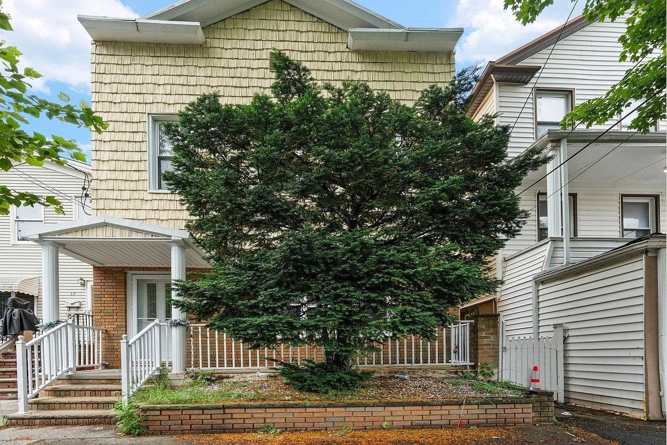 # 250017165 - For Rent in Bayonne NJ