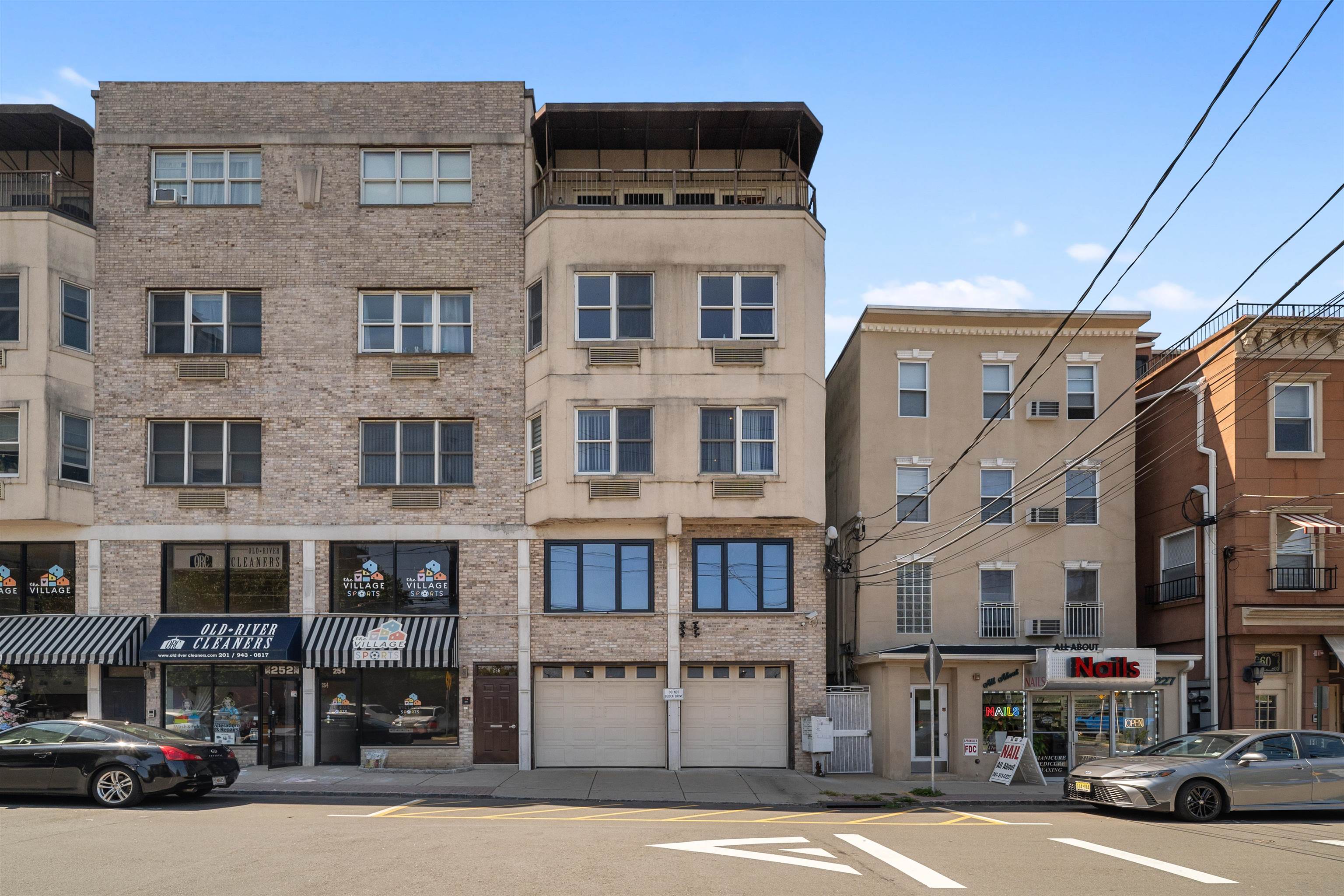 # 250017174 - For Rent in Edgewater NJ
