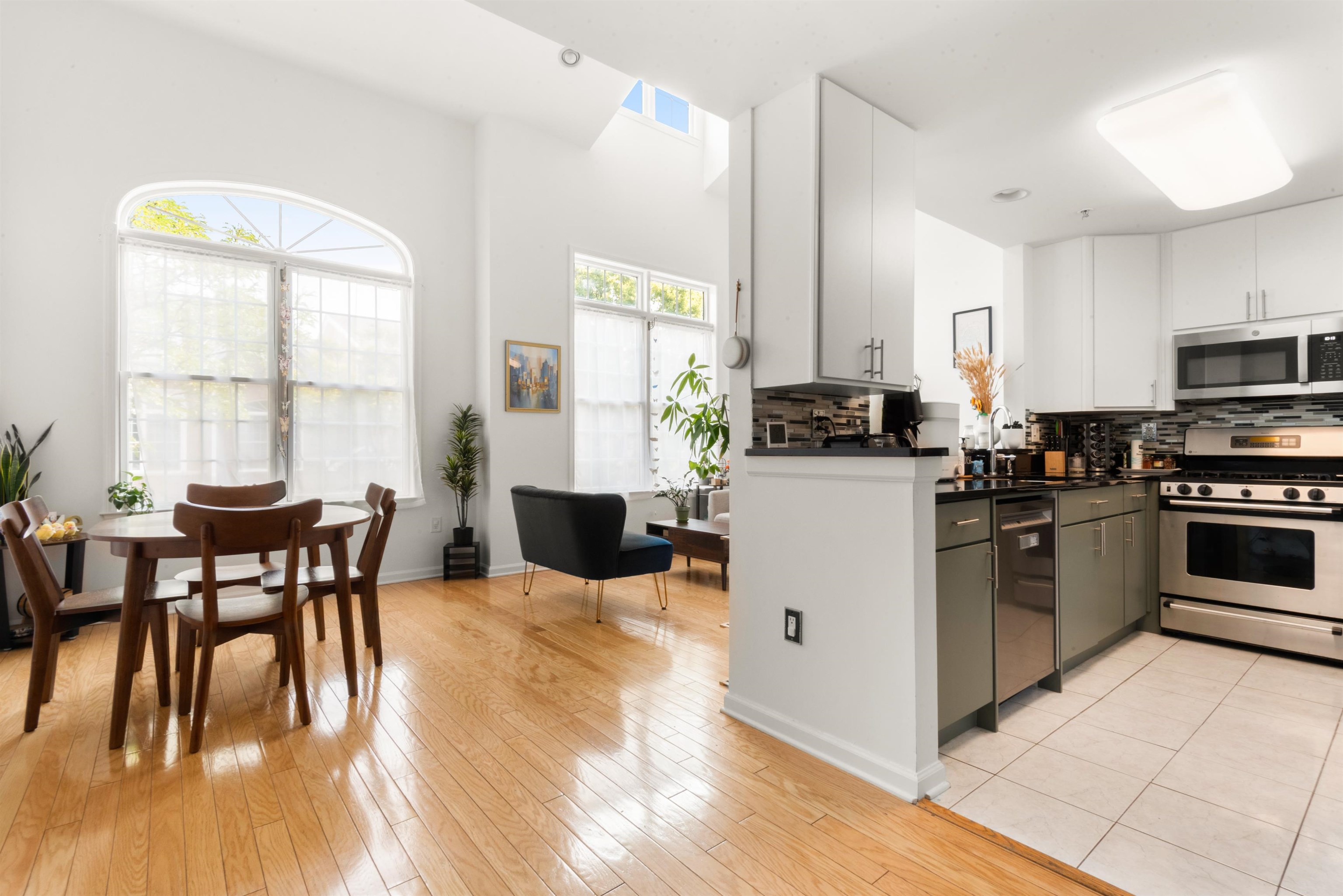 # 250017175 - For Rent in Guttenberg NJ
