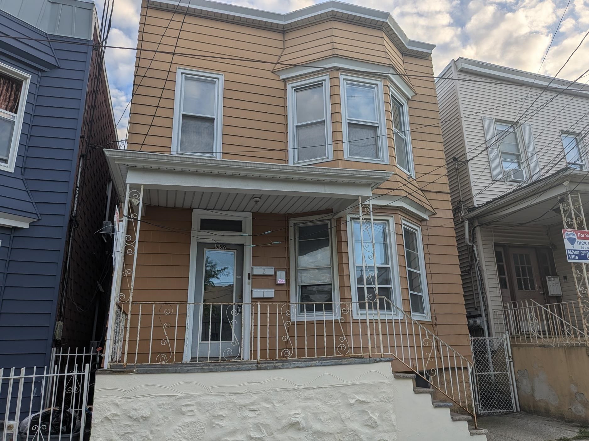 # 250017176 - For Rent in West New York NJ