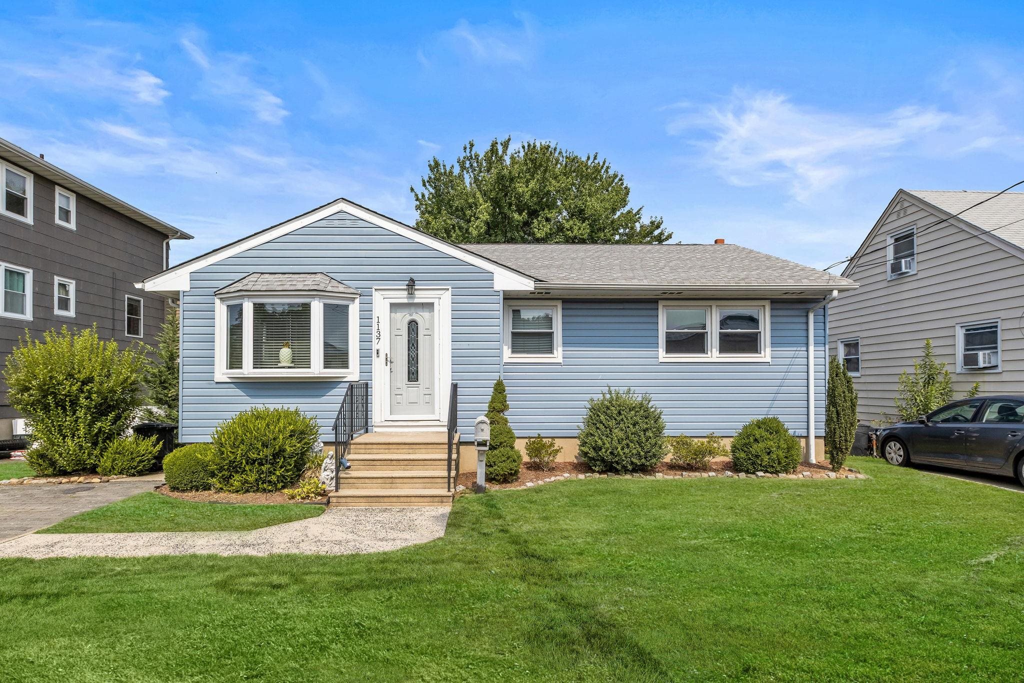 # 250017177 - For Rent in Secaucus NJ