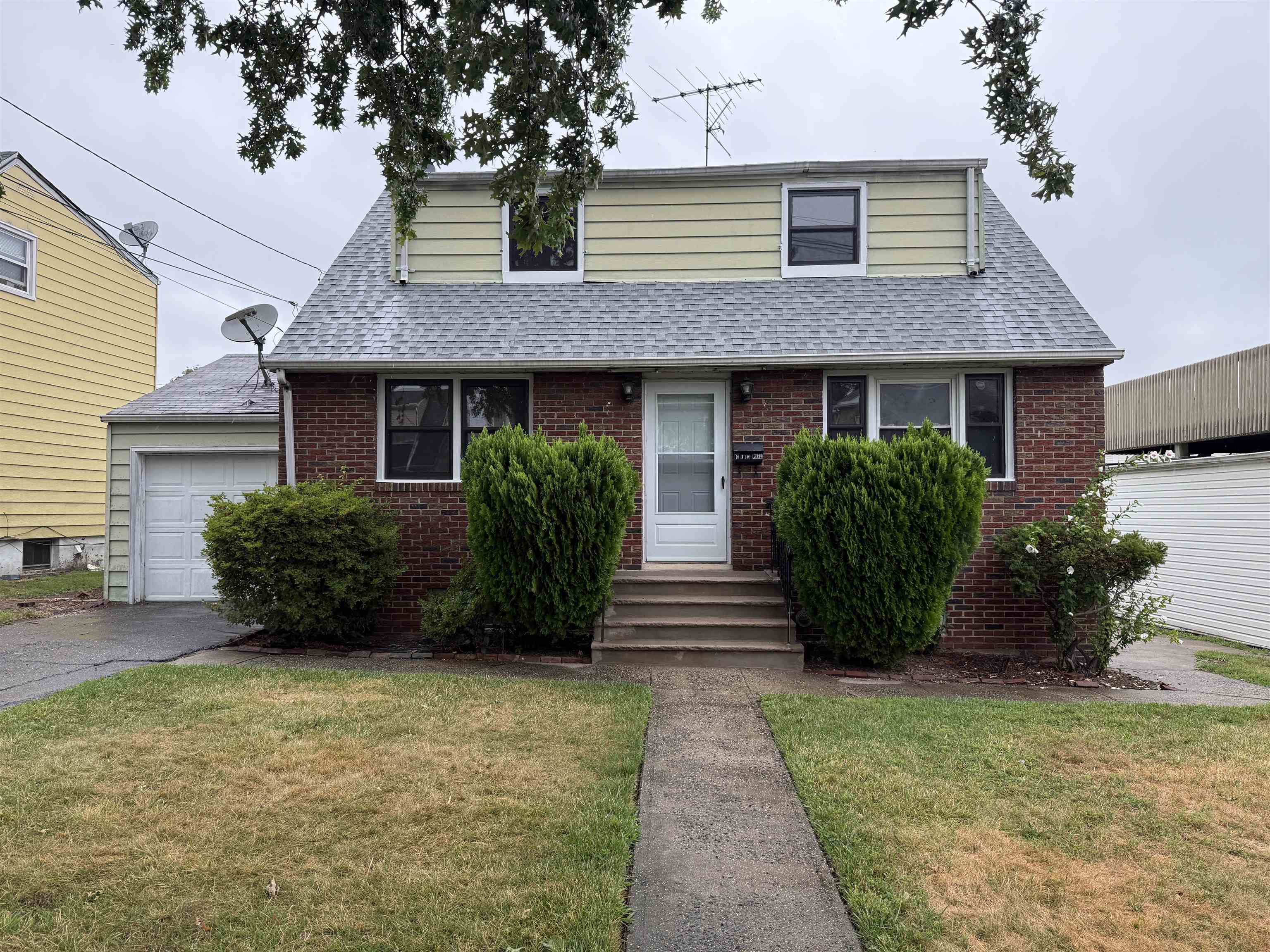 # 250017223 - For Rent in Secaucus NJ