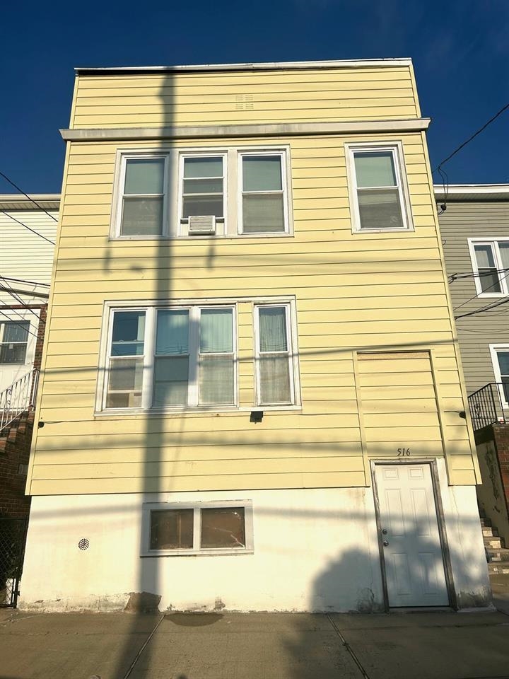 # 250017254 - For Rent in JERSEY CITY - Heights NJ