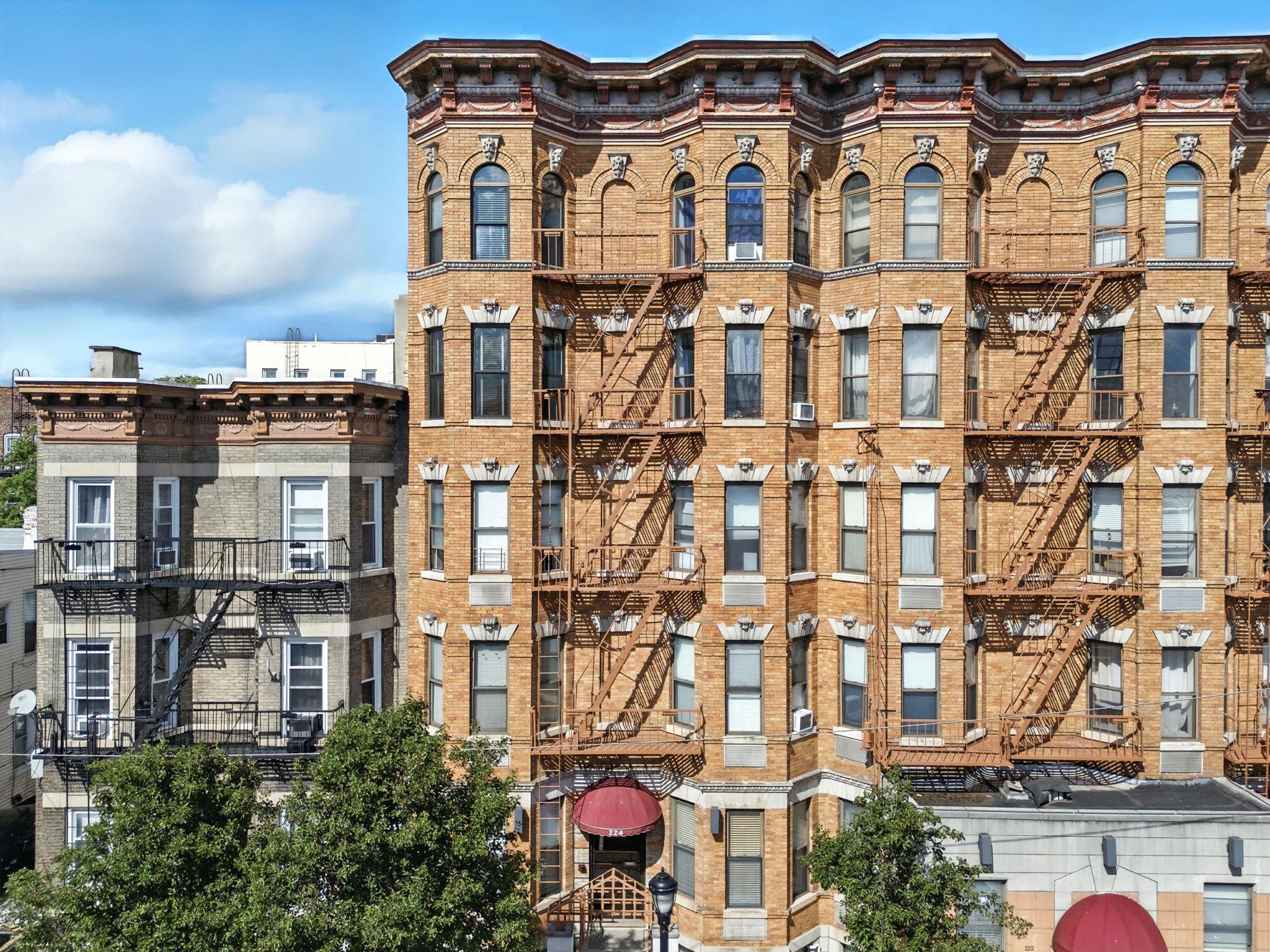 # 250017260 - For Rent in Union City NJ