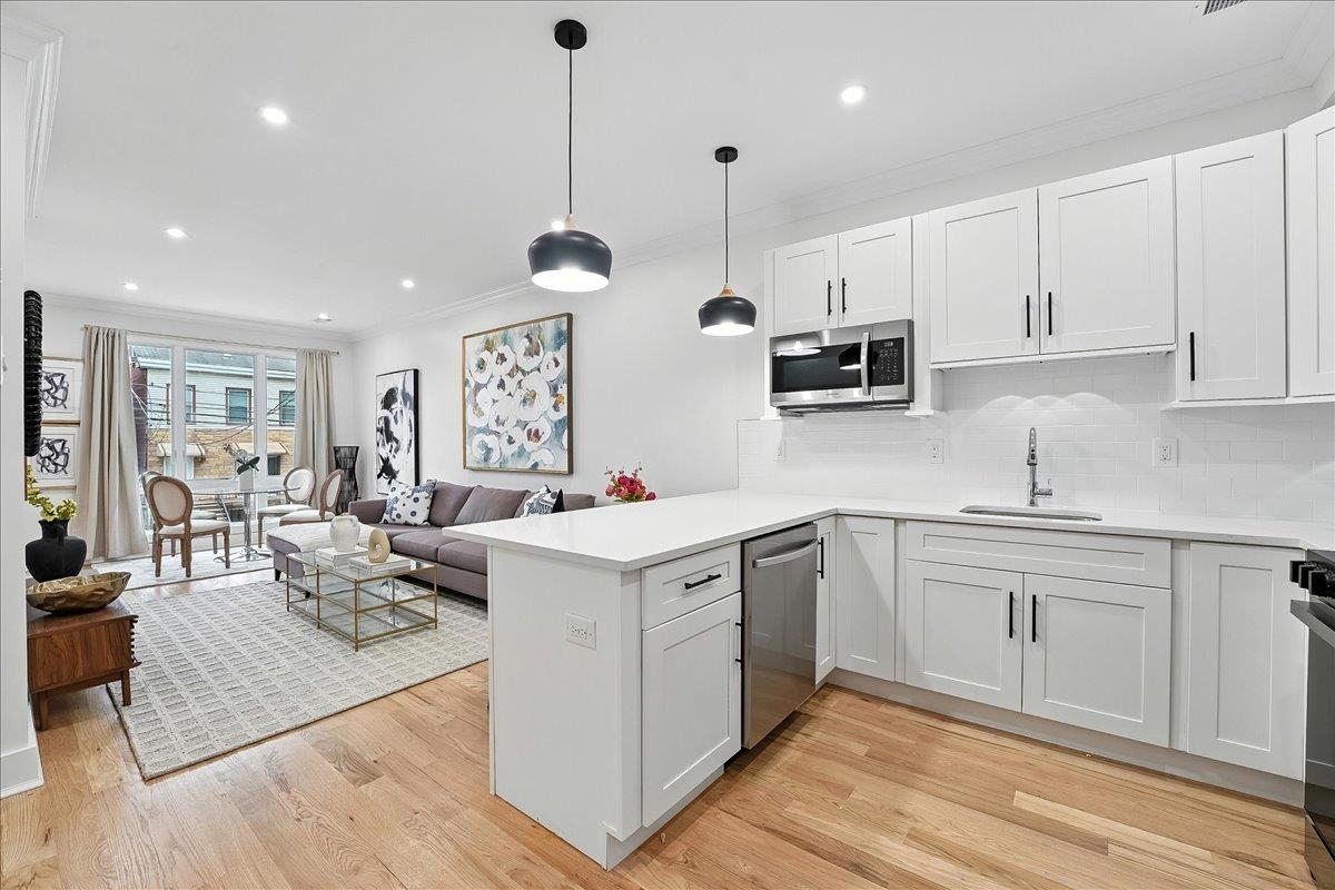 # 250017273 - For Rent in JERSEY CITY - Bergen-Lafayett NJ