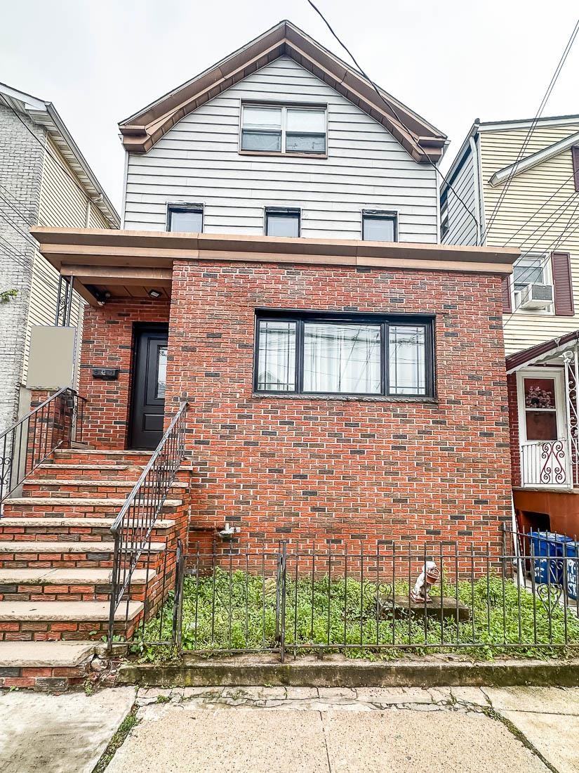 # 250017303 - For Rent in JERSEY CITY - Heights NJ
