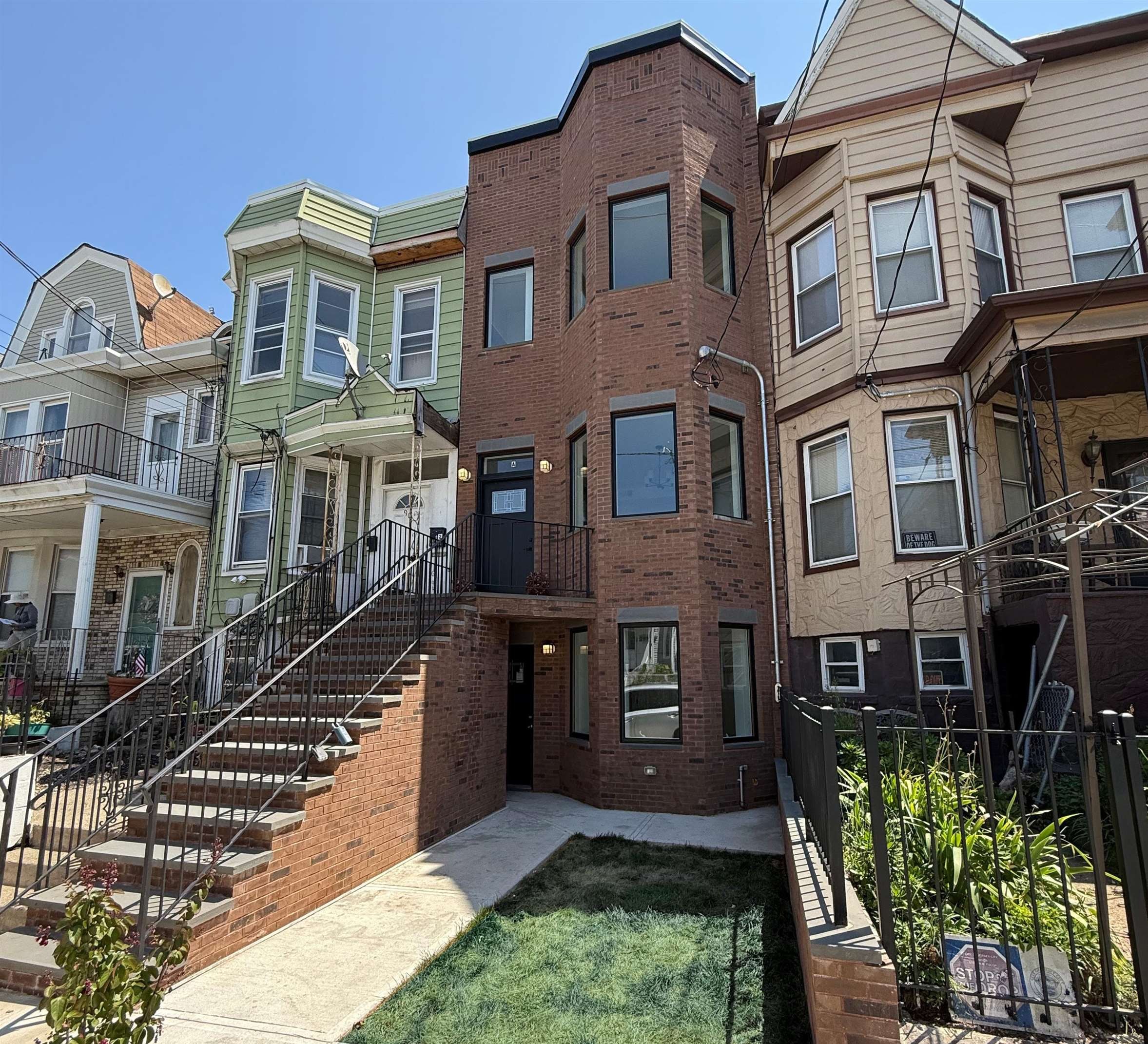 # 250017308 - For Rent in JERSEY CITY - Bergen-Lafayett NJ