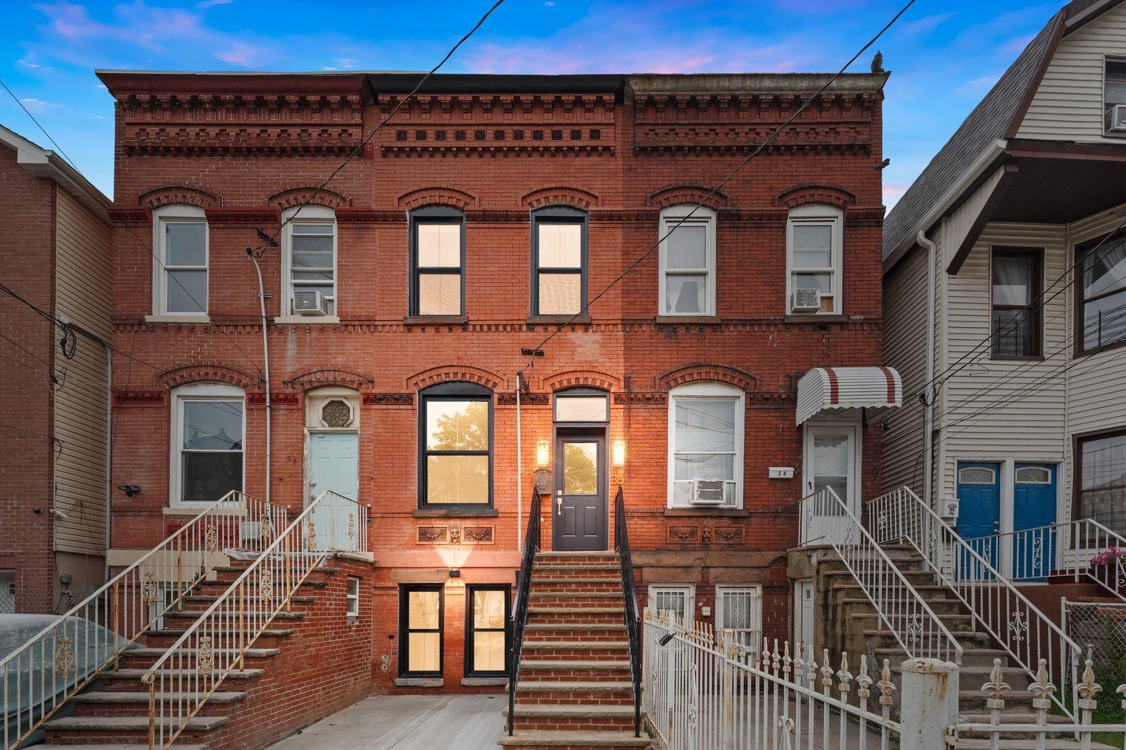 # 250017309 - For Rent in JERSEY CITY - Bergen-Lafayett NJ