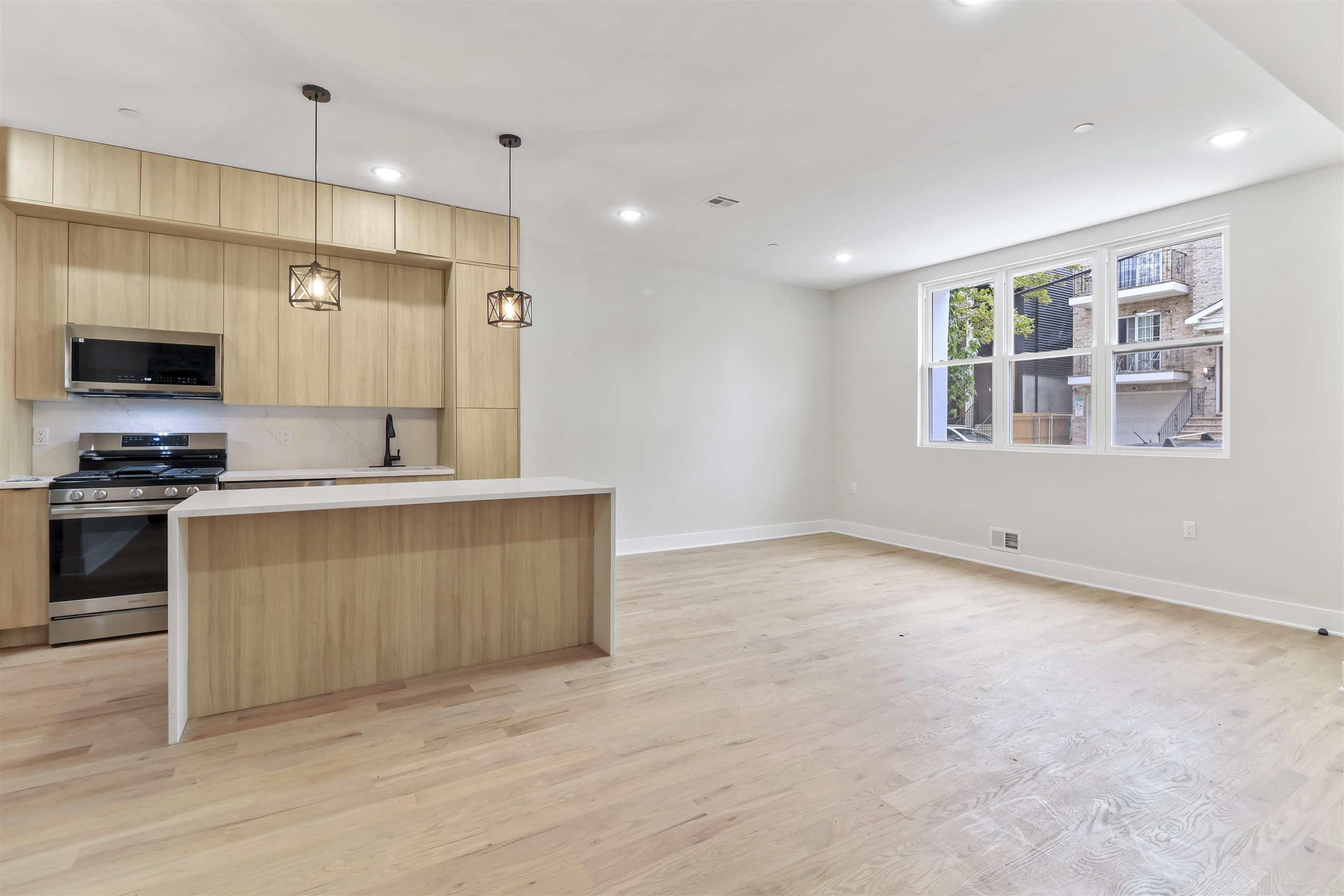 # 250017338 - For Rent in JERSEY CITY - Heights NJ
