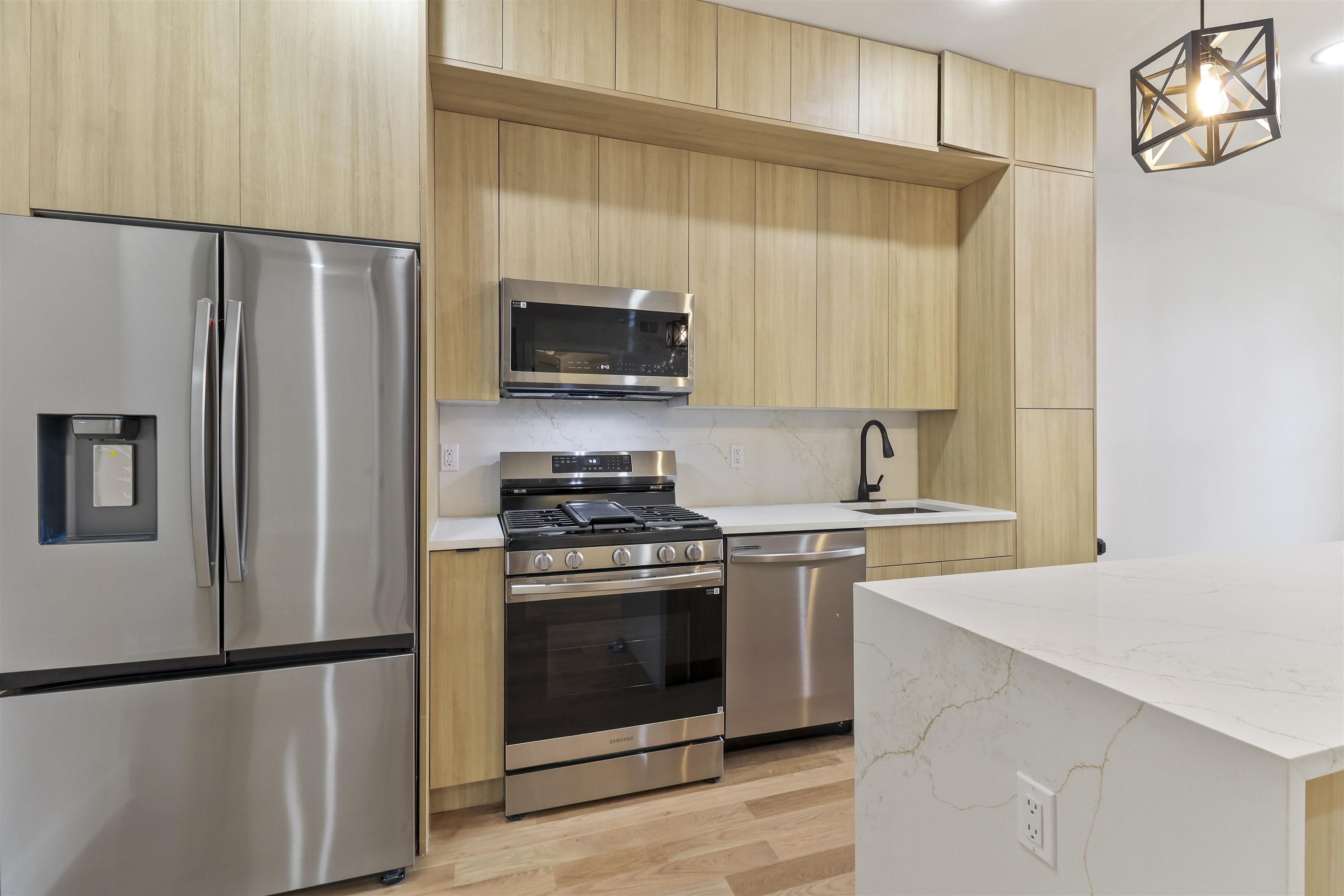# 250017352 - For Rent in JERSEY CITY - Heights NJ