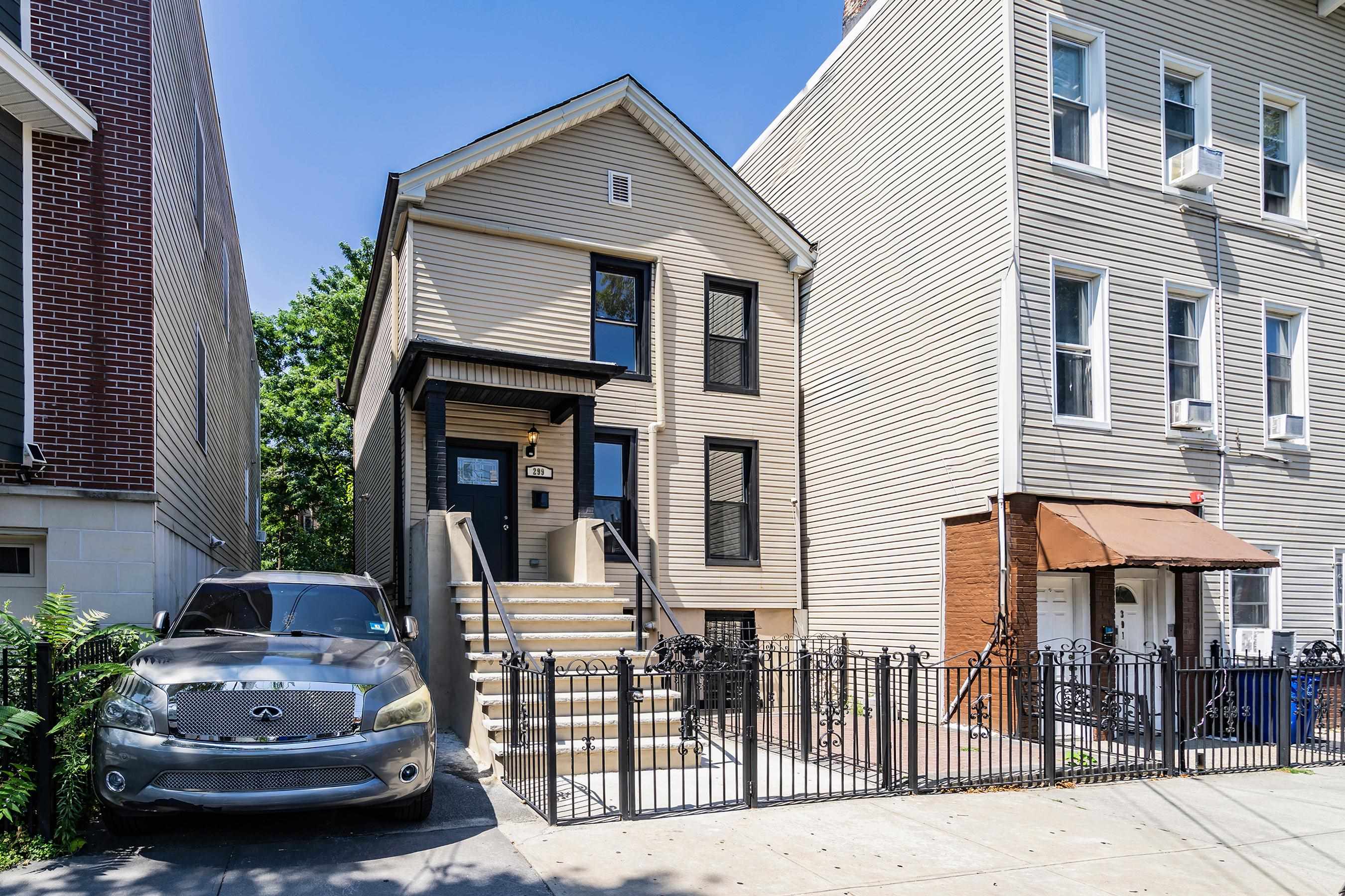 # 250017357 - For Rent in JERSEY CITY - Greenville NJ