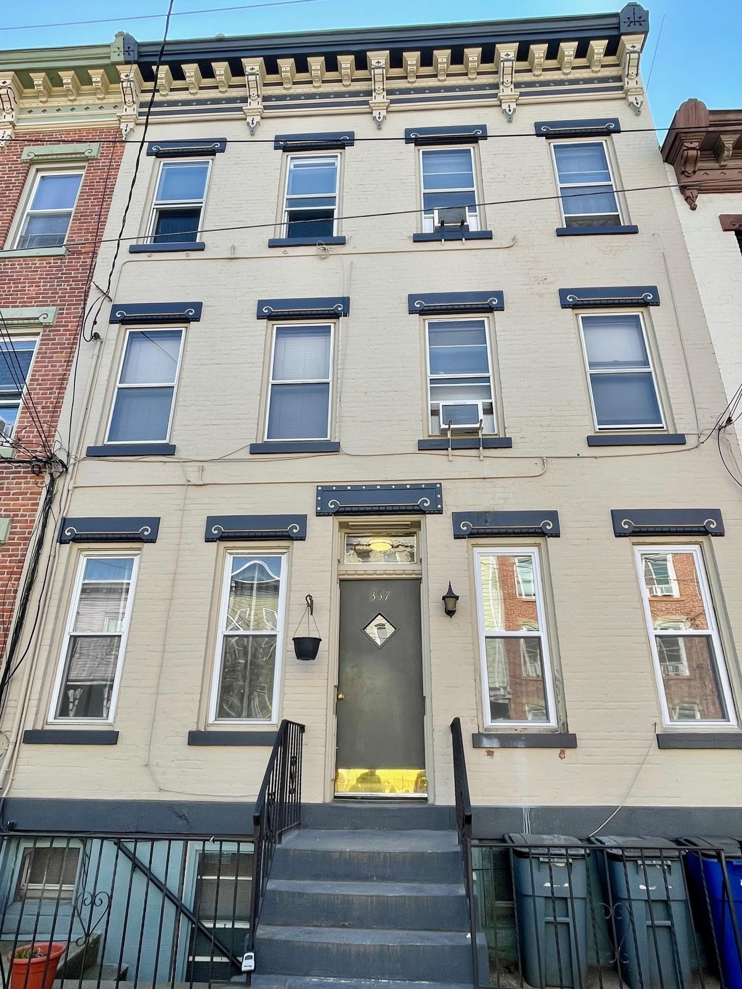 # 250017369 - For Rent in JERSEY CITY - Downtown NJ
