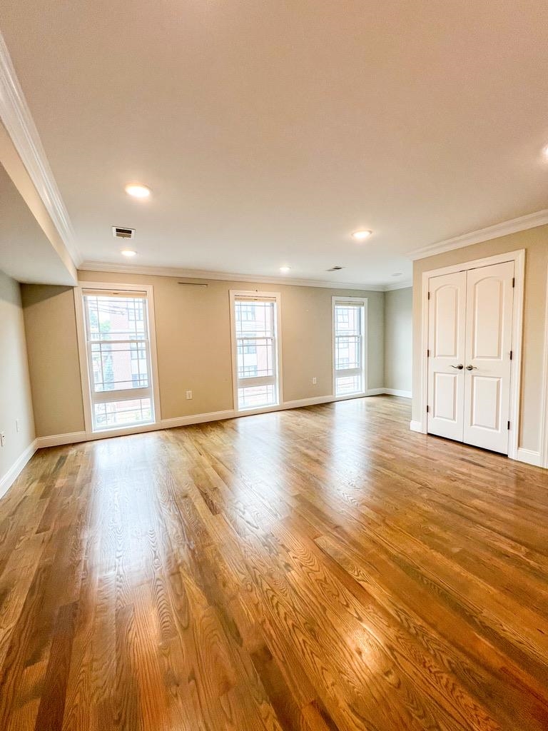 # 250017372 - For Rent in JERSEY CITY - Journal Square NJ