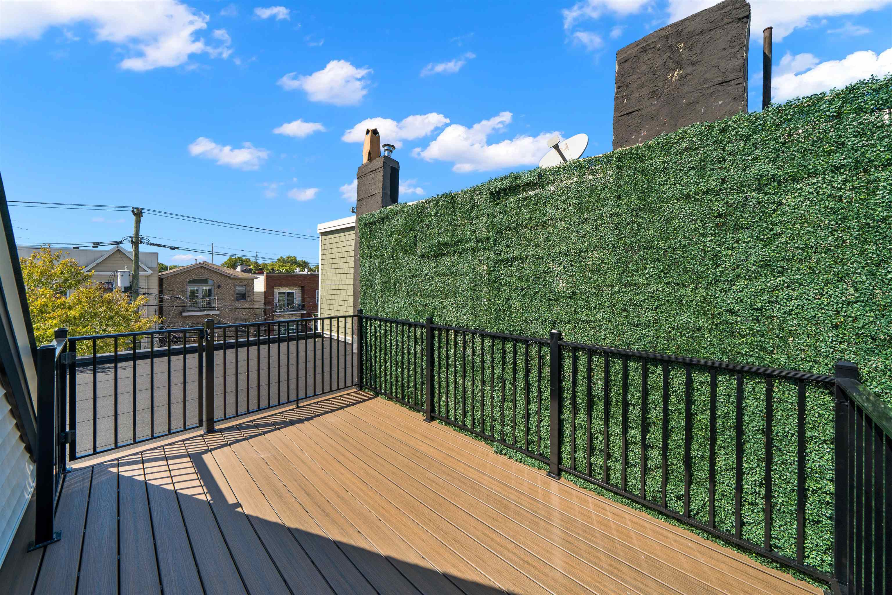 # 250017383 - For Rent in JERSEY CITY - Heights NJ
