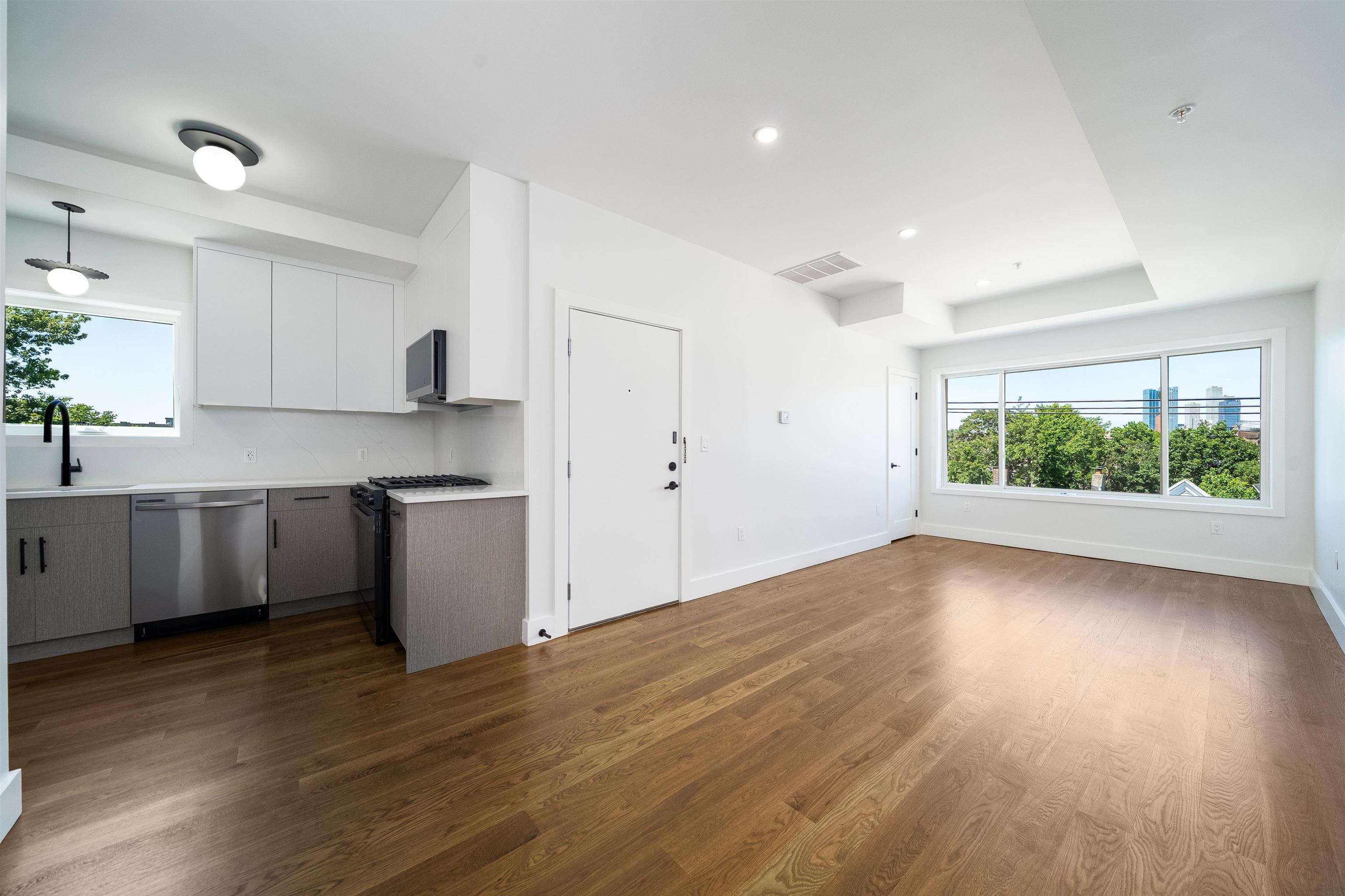# 250017387 - For Rent in JERSEY CITY - Bergen-Lafayett NJ