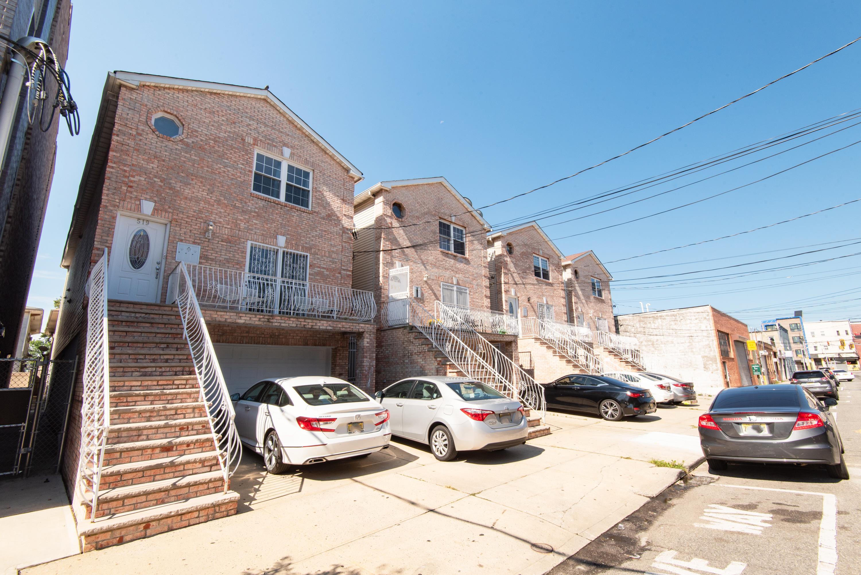 # 250017389 - For Rent in Union City NJ