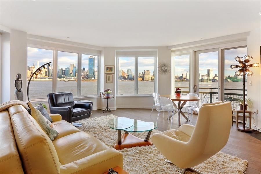 # 250017409 - For Rent in Weehawken NJ
