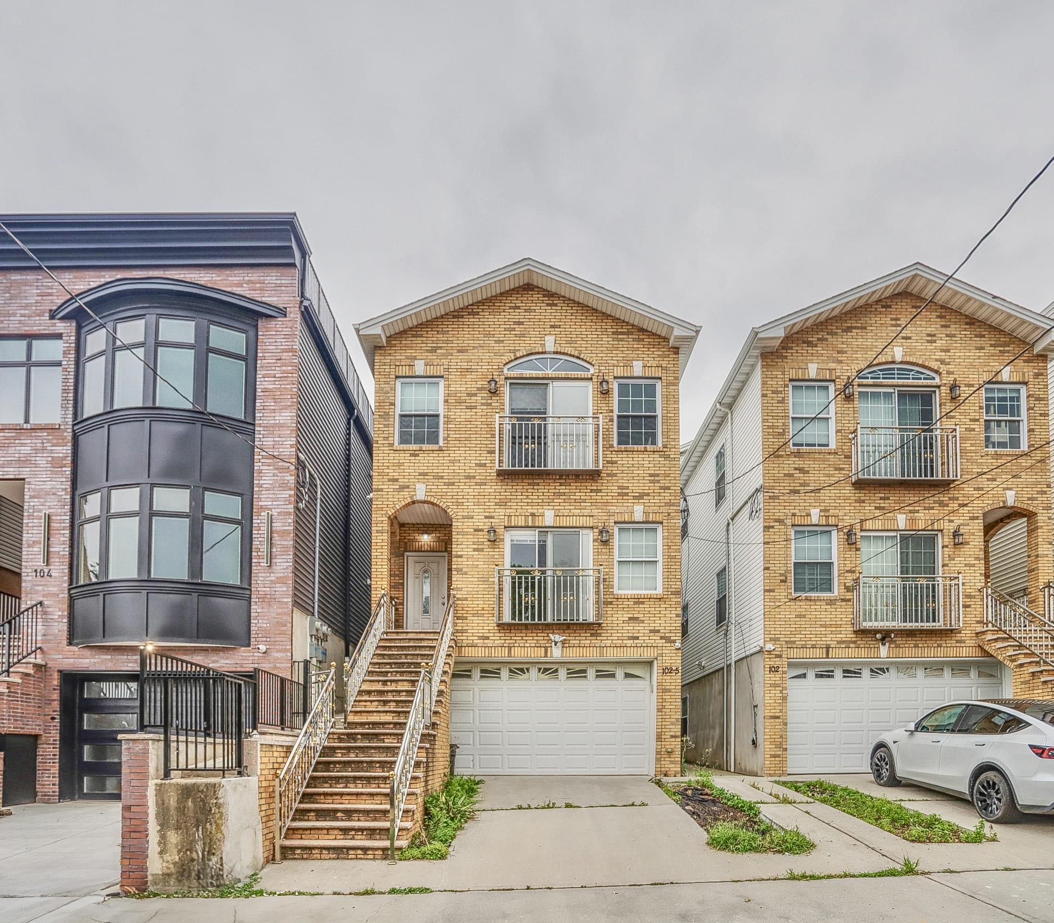# 250017426 - For Rent in JERSEY CITY - Heights NJ