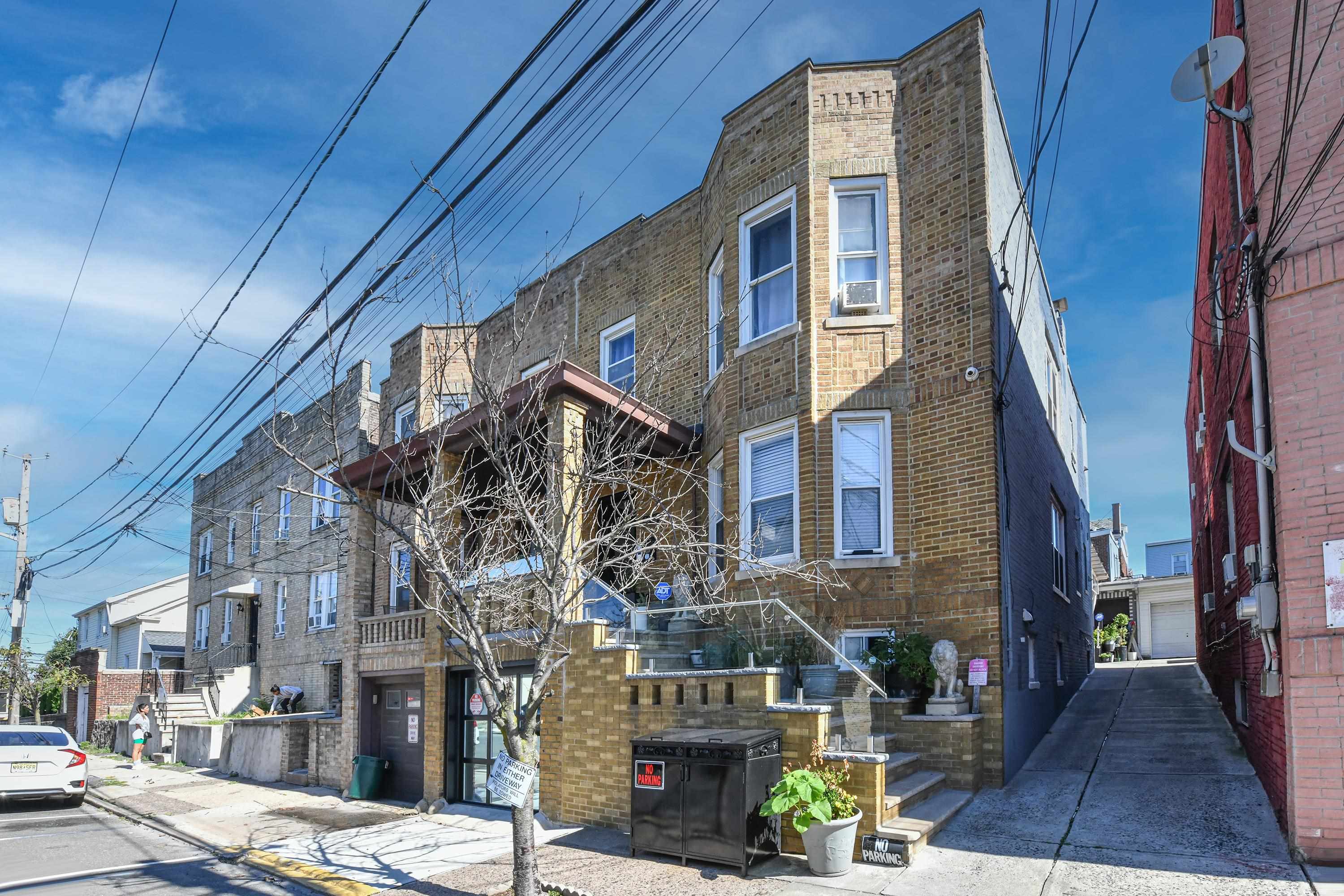 # 250017454 - For Rent in North Bergen NJ