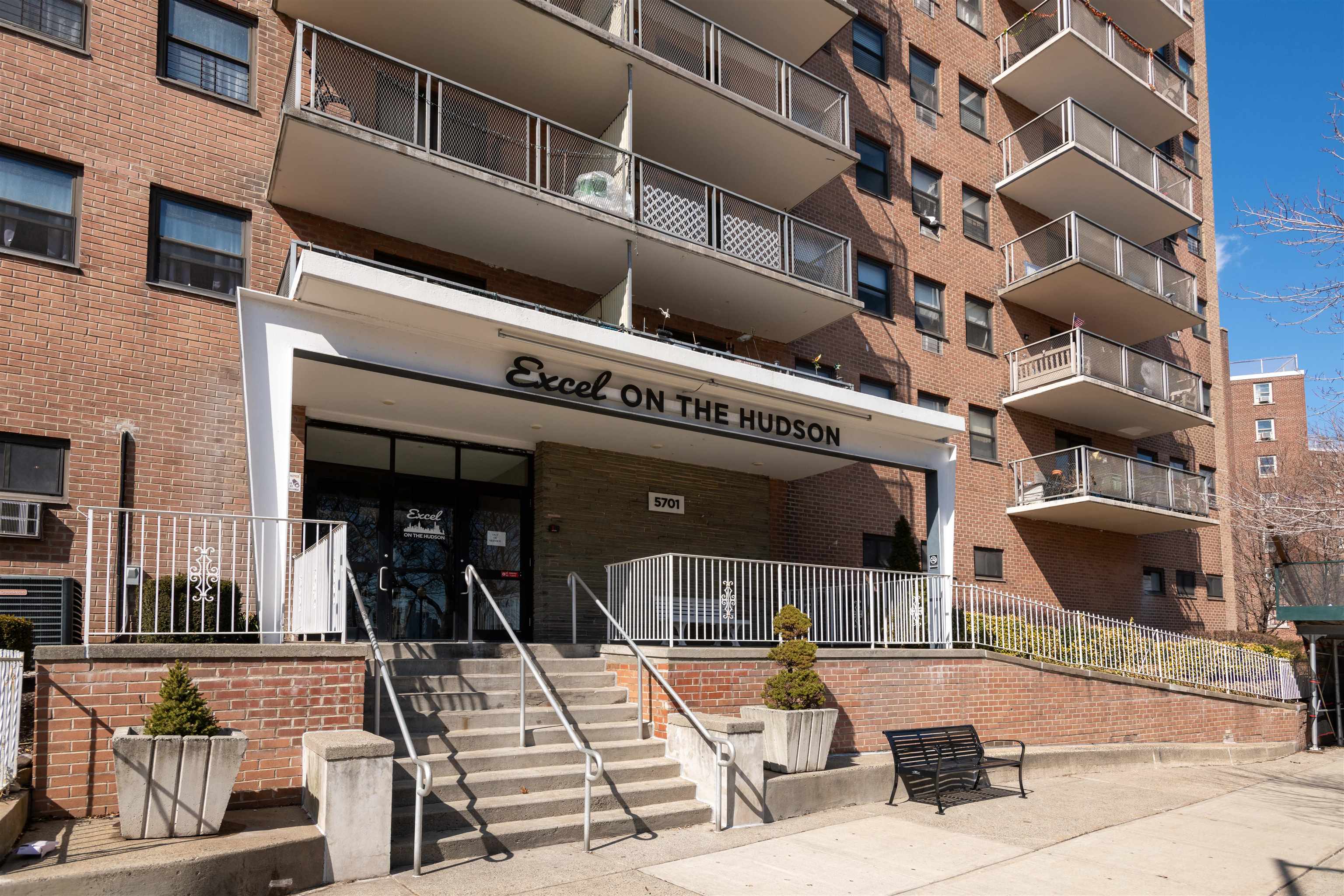 # 250017462 - For Rent in West New York NJ