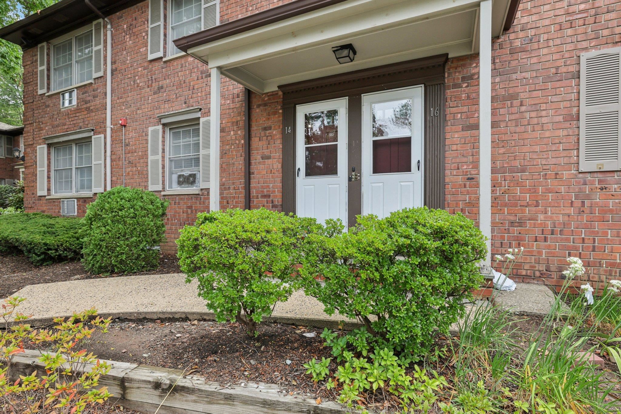 # 250017475 - For Rent in Millburn NJ