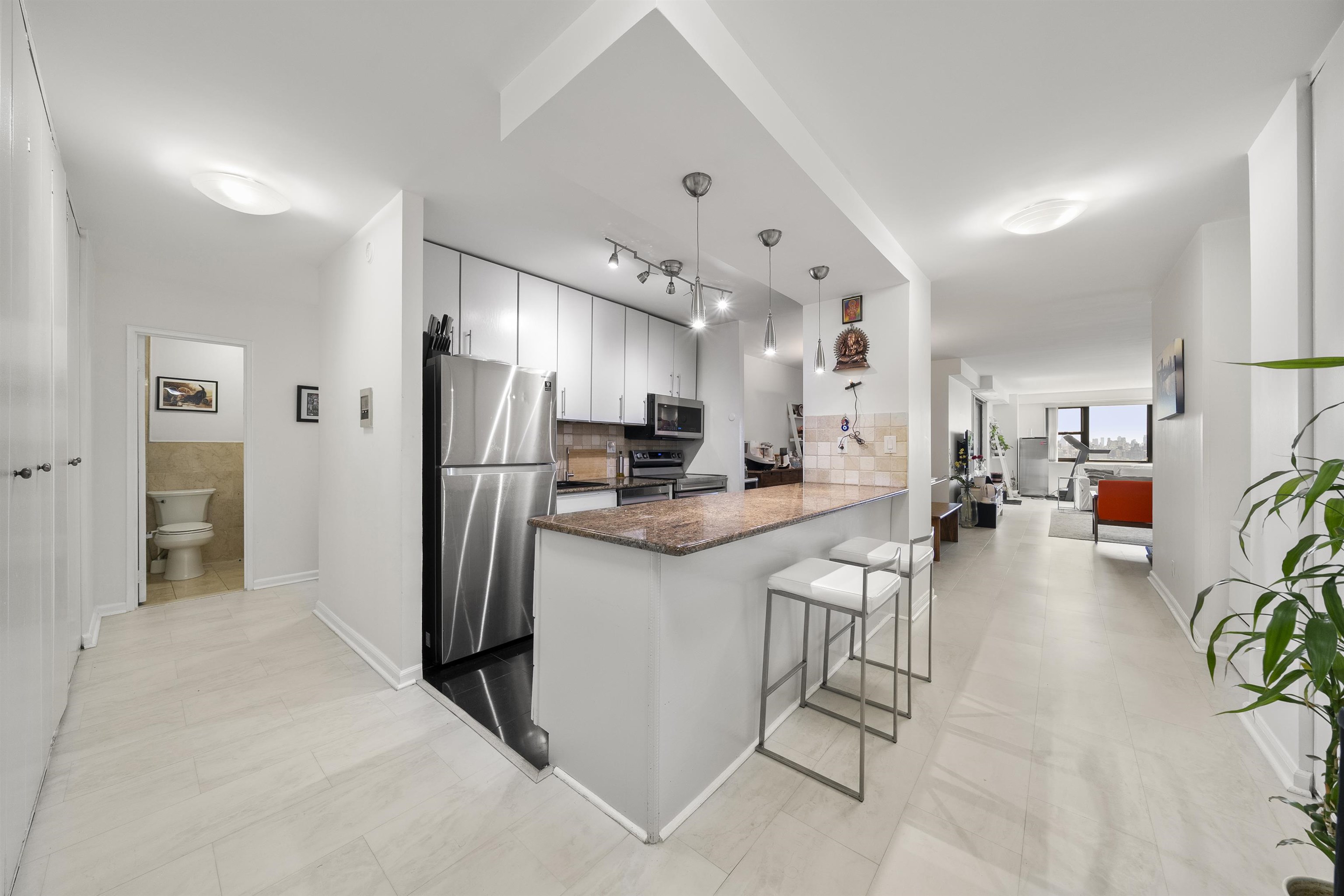 # 250017477 - For Rent in North Bergen NJ