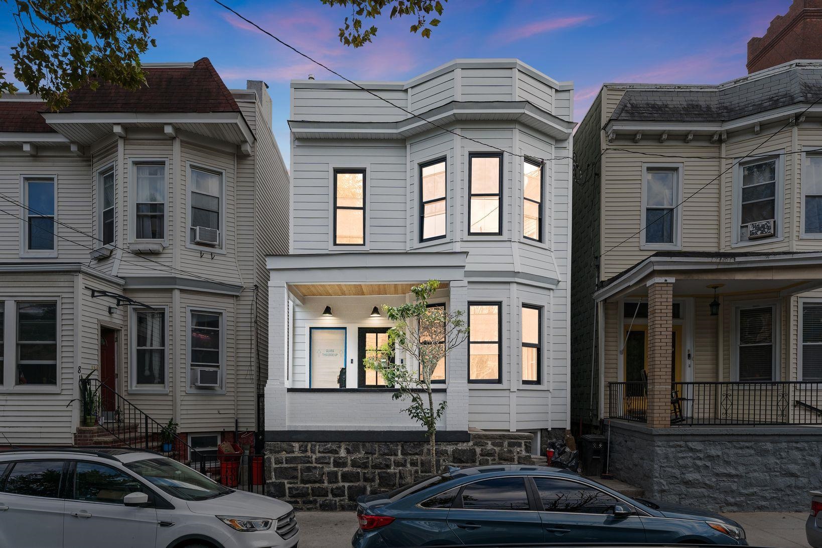 # 250017504 - For Rent in Weehawken NJ