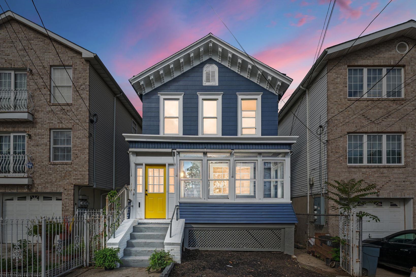 # 250017514 - For Rent in JERSEY CITY - Bergen-Lafayett NJ