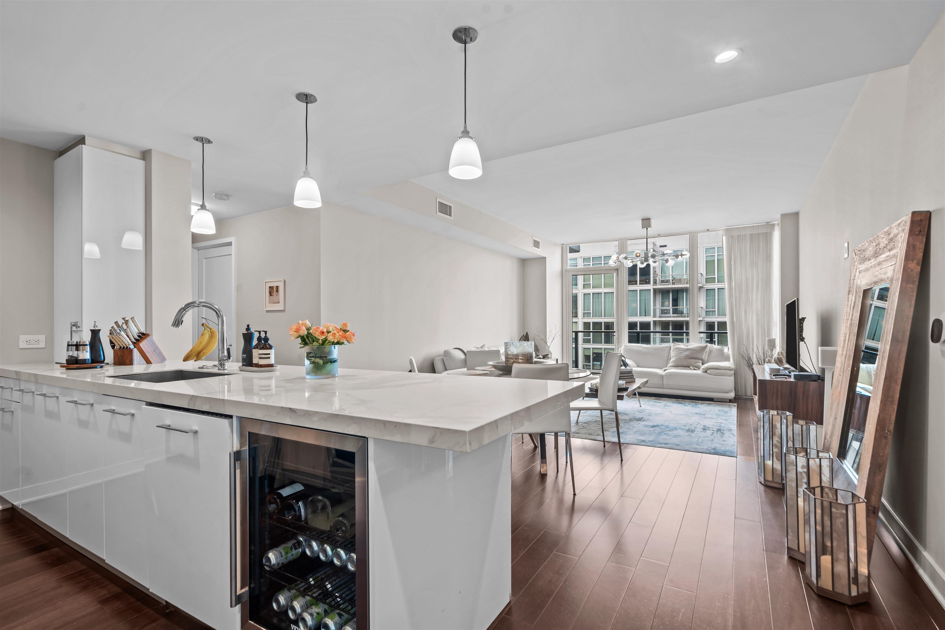 # 250017518 - For Rent in Weehawken NJ
