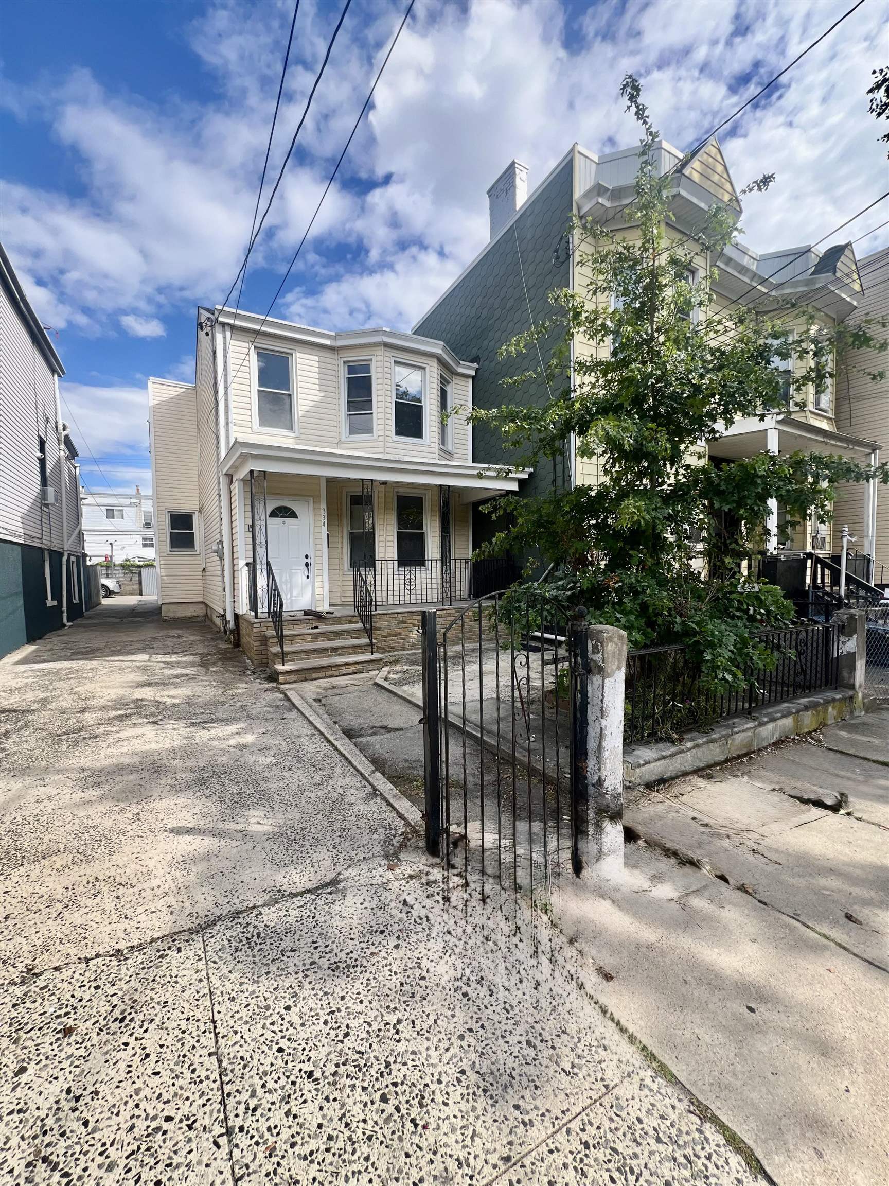 # 250017538 - For Rent in JERSEY CITY - Heights NJ