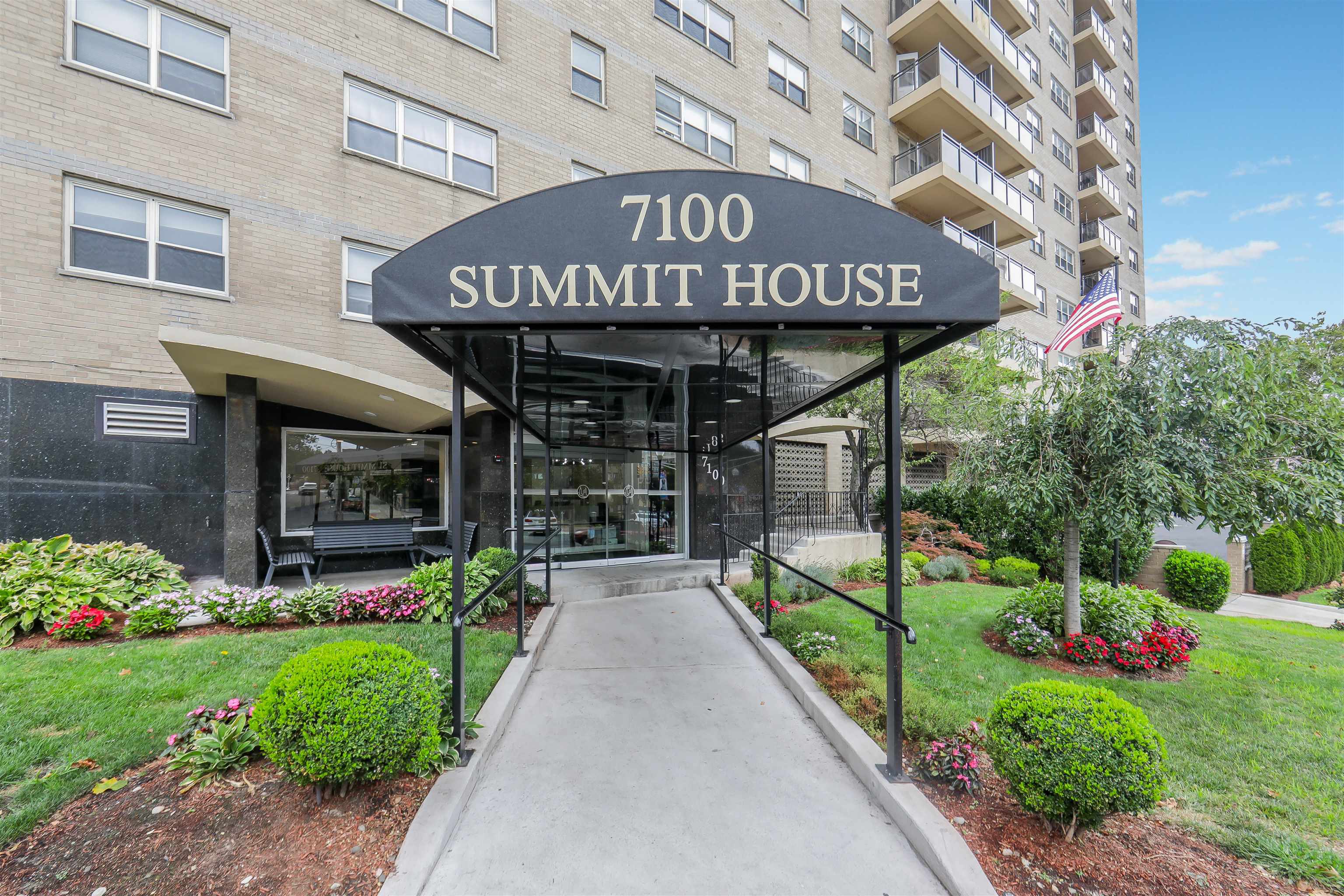 # 250017603 - For Rent in Guttenberg NJ
