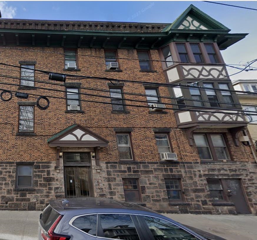 # 250017613 - For Rent in West New York NJ