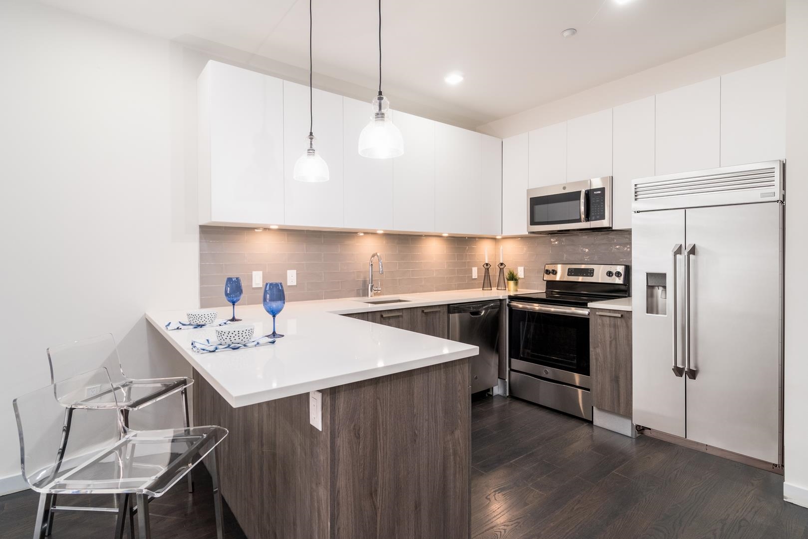 # 250017631 - For Rent in West New York NJ