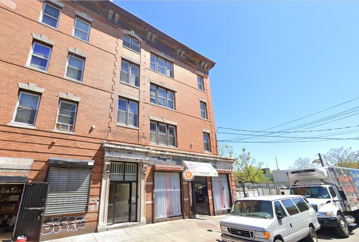 # 250017664 - For Rent in Newark NJ