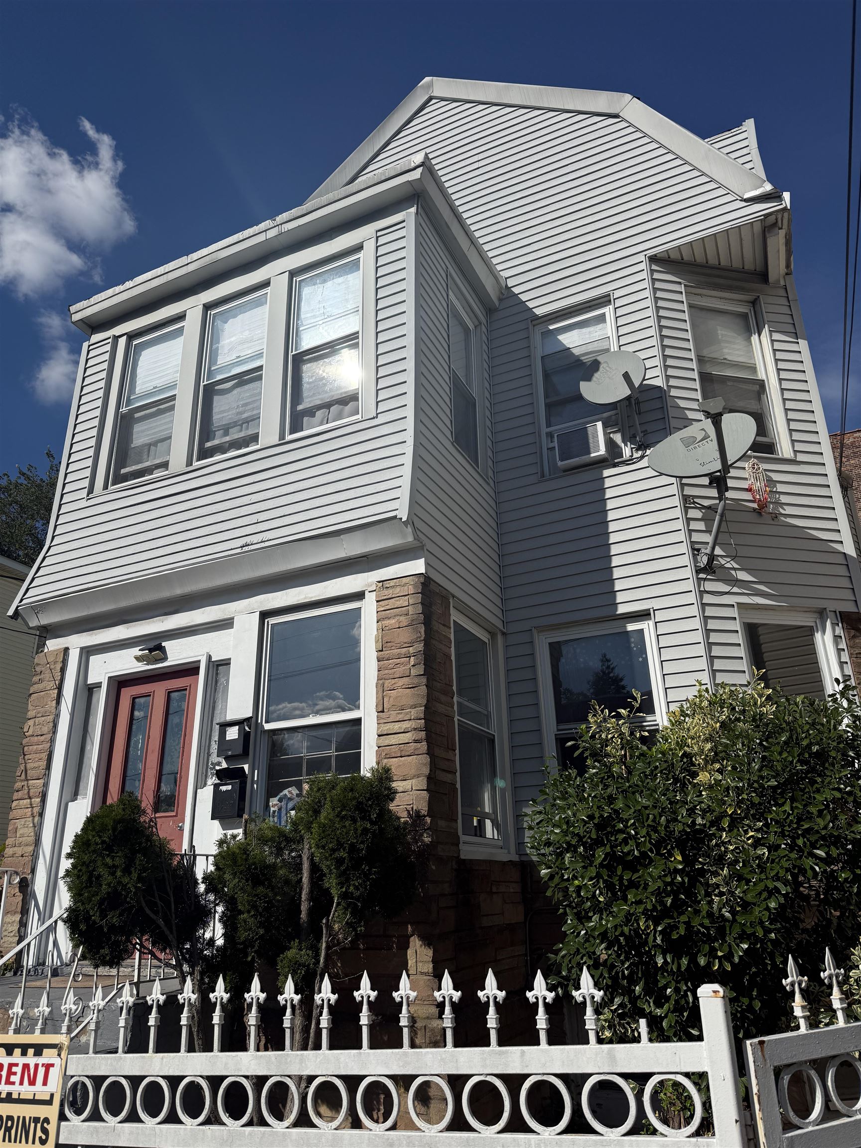 # 250017667 - For Rent in JERSEY CITY - West Bergen NJ