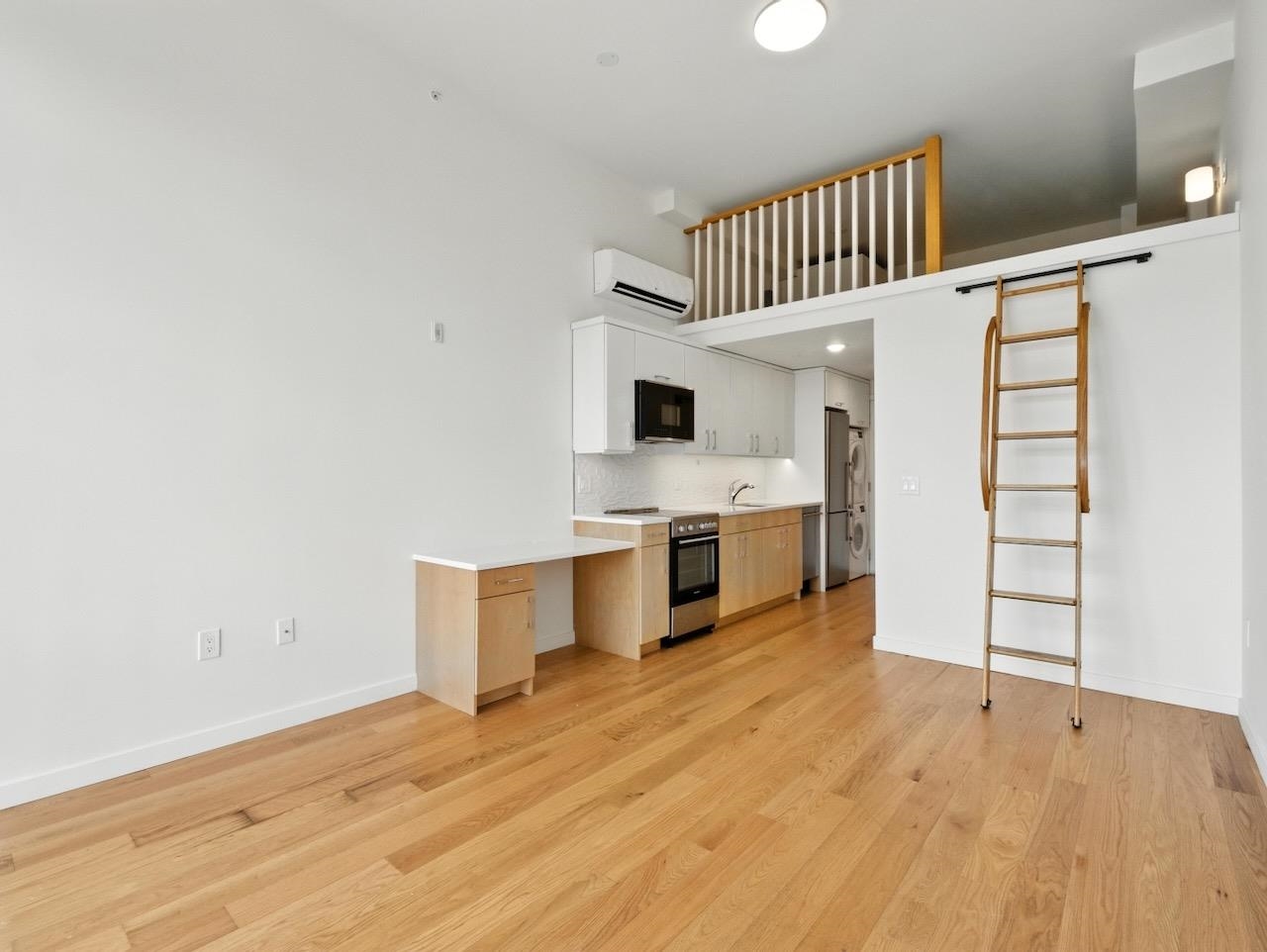 # 250017671 - For Rent in JERSEY CITY - Downtown NJ