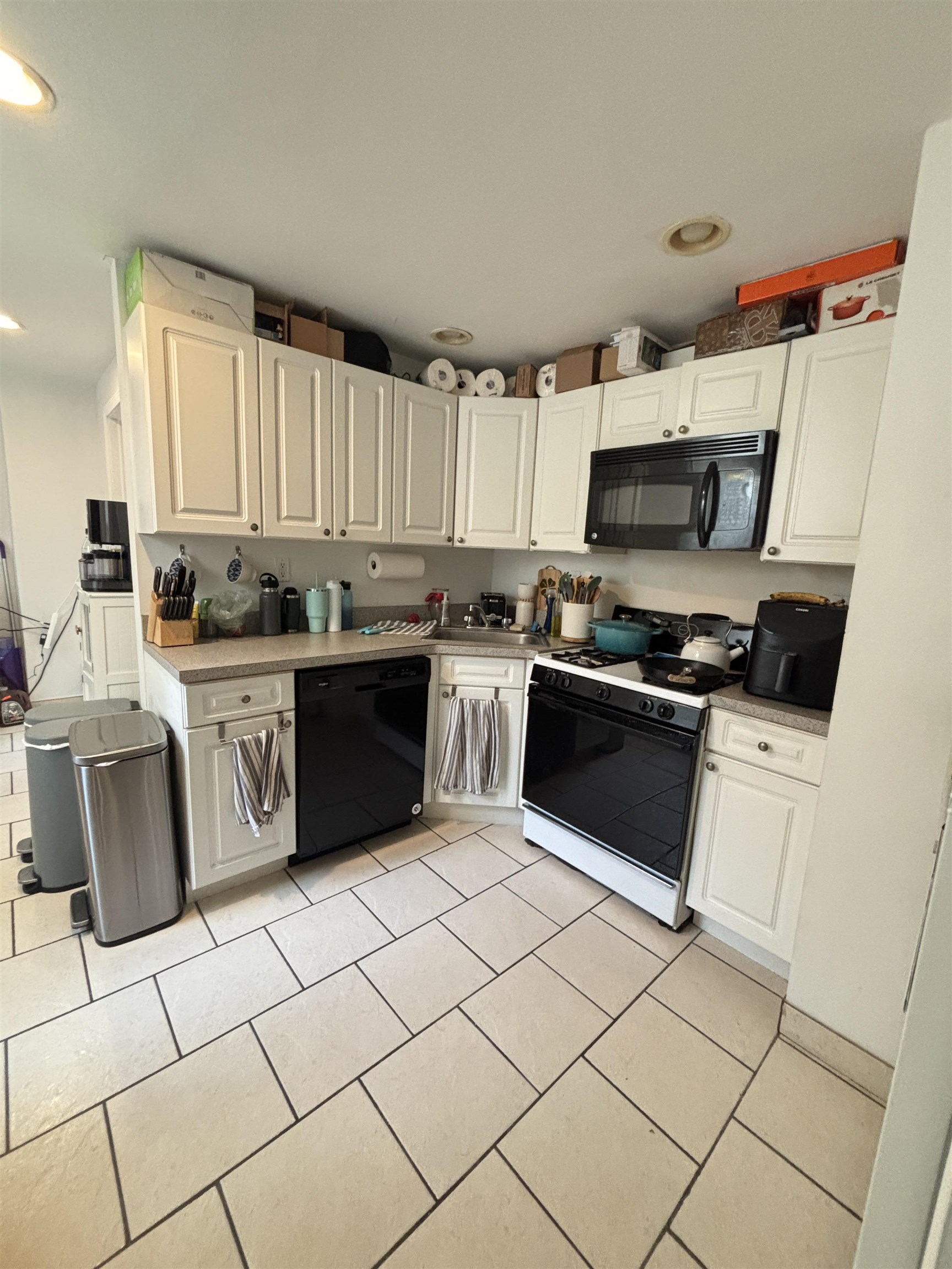 # 250017684 - For Rent in Hoboken NJ