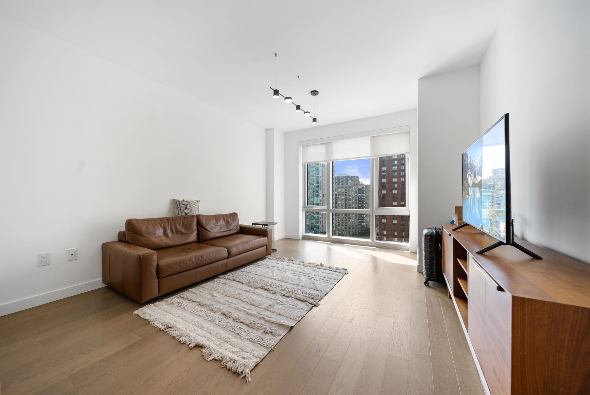 # 250017694 - For Rent in JERSEY CITY - Downtown NJ